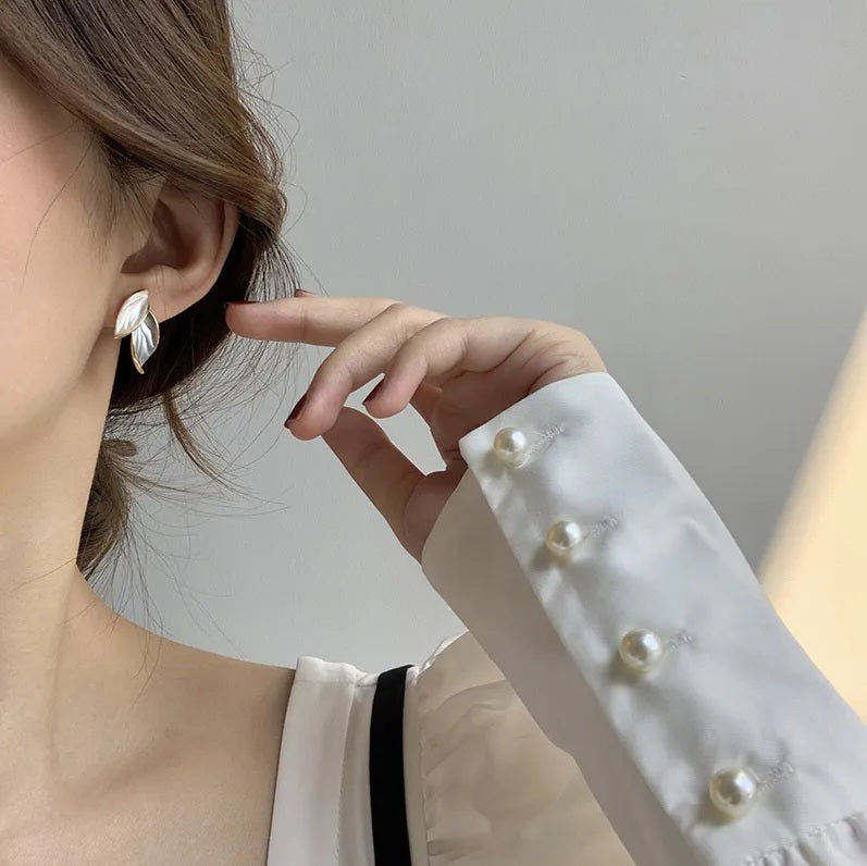 Korean Leaf Design Unique Beautiful Earring