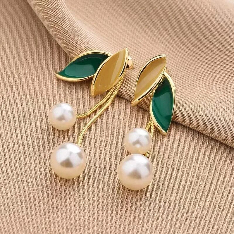 45612 Korean Beautiful Leaf Pearl Drop Earring